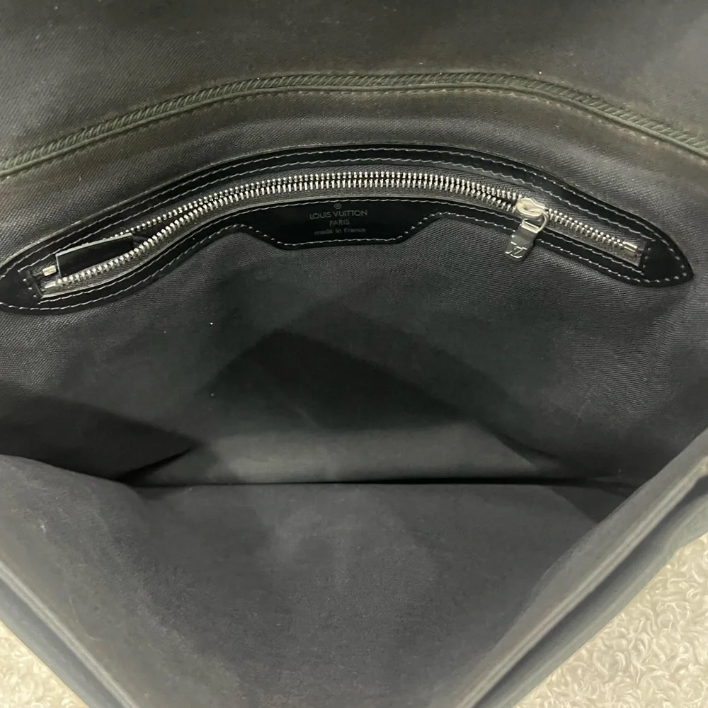 Louis Vuitton Black Fabric and Taiga Leather Saratov GM Messenger Bag